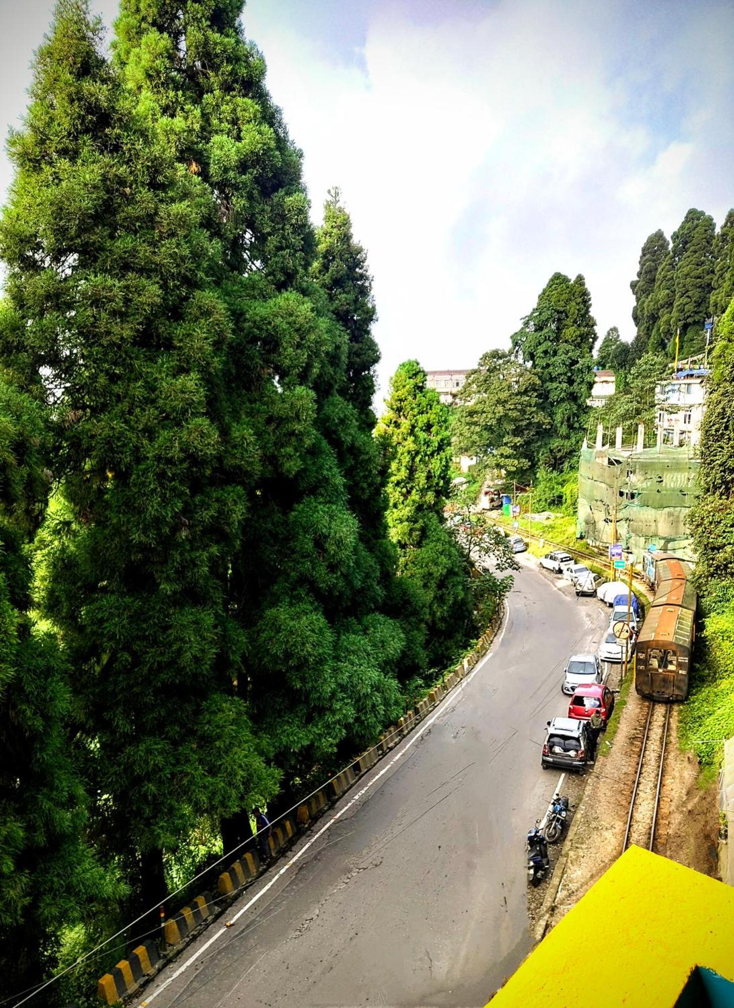 Hidden Monkey Backpackers Darjeeling, Batasia Dardzsiling Kültér fotó